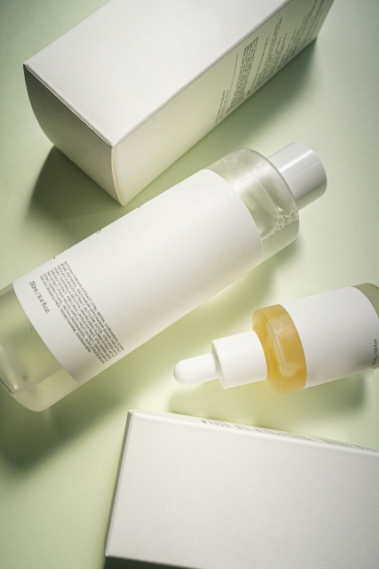 スキンケアセット（基礎化粧品）が並んでいる